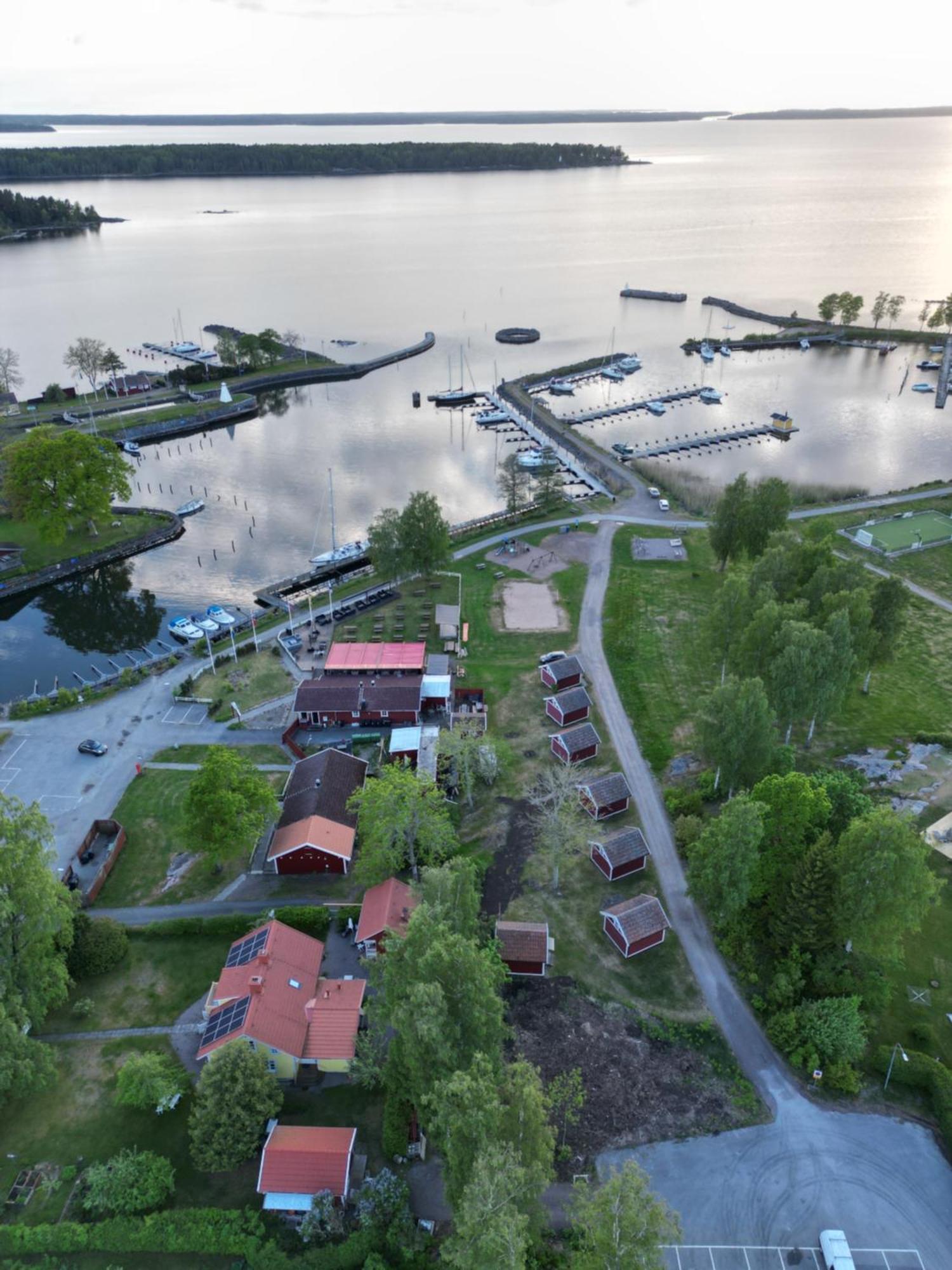 Kanalkrogen Stugor Sjötorp Exterior foto